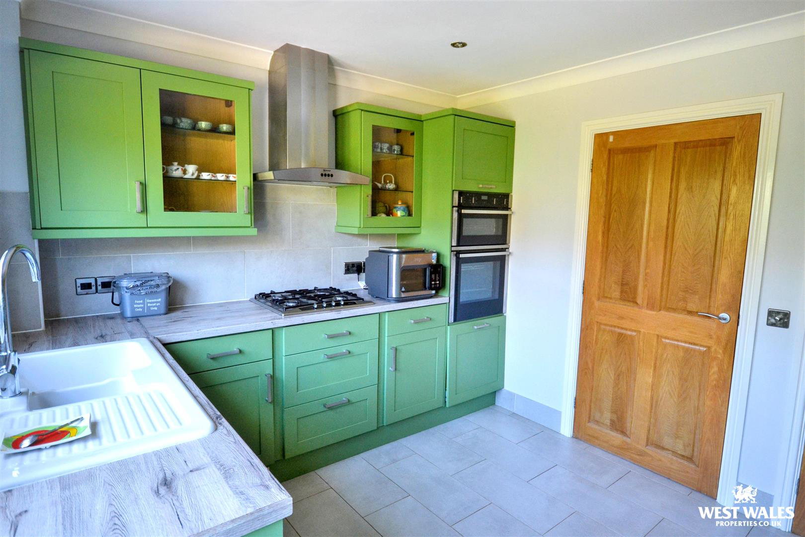 Skomer Drive, Milford Haven, photo 7