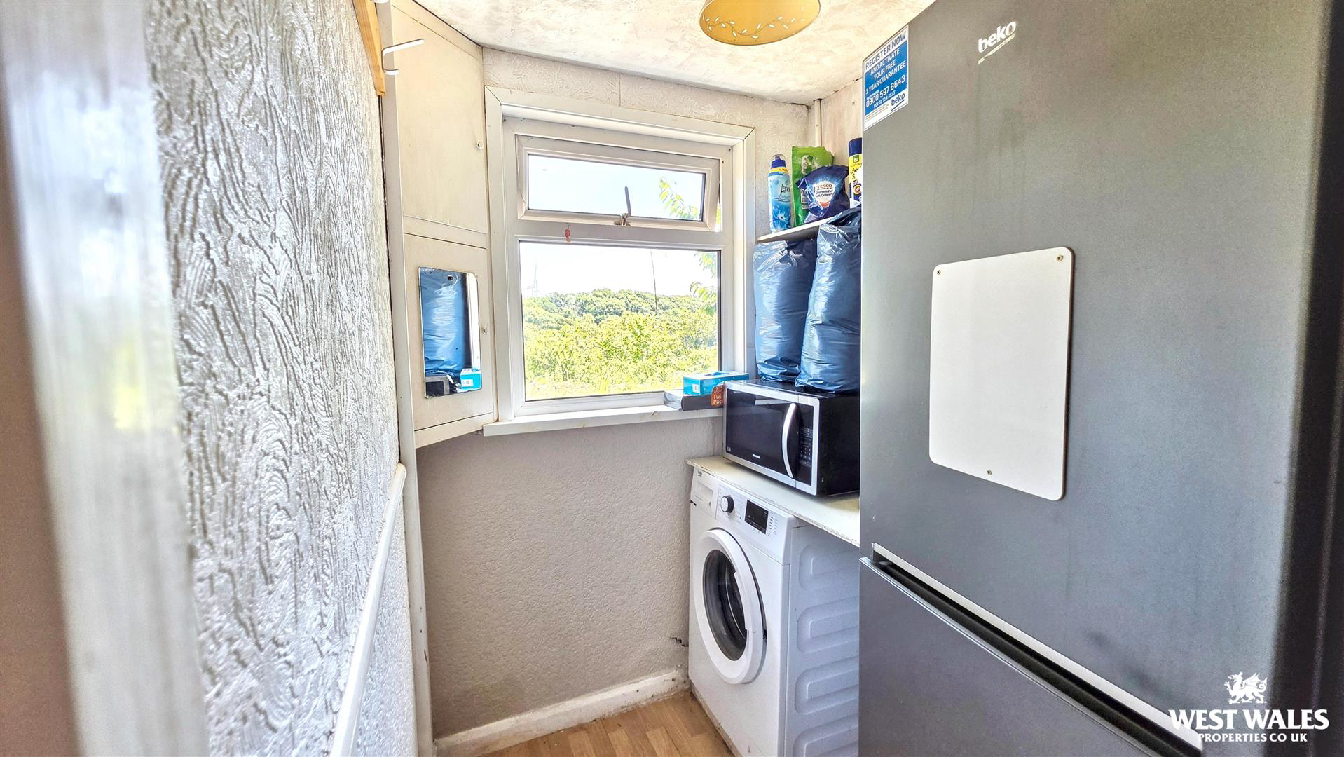 Milton Crescent, Milford Haven, photo 7