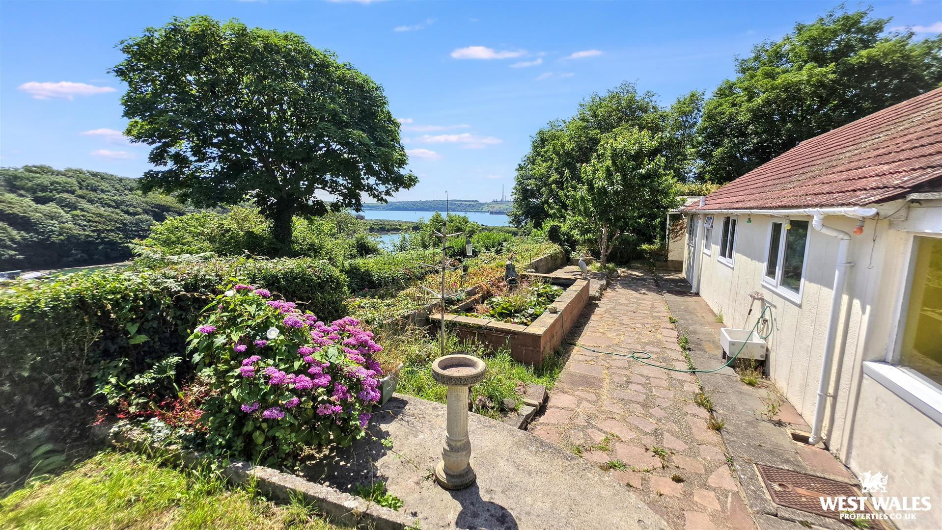 Milton Crescent, Milford Haven, photo 5