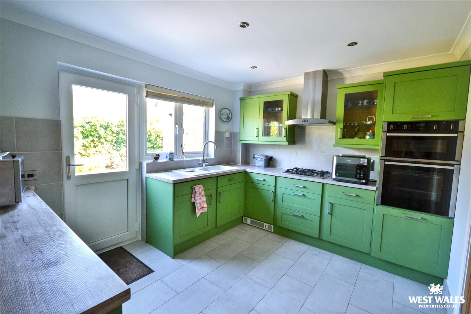 Skomer Drive, Milford Haven, photo 5