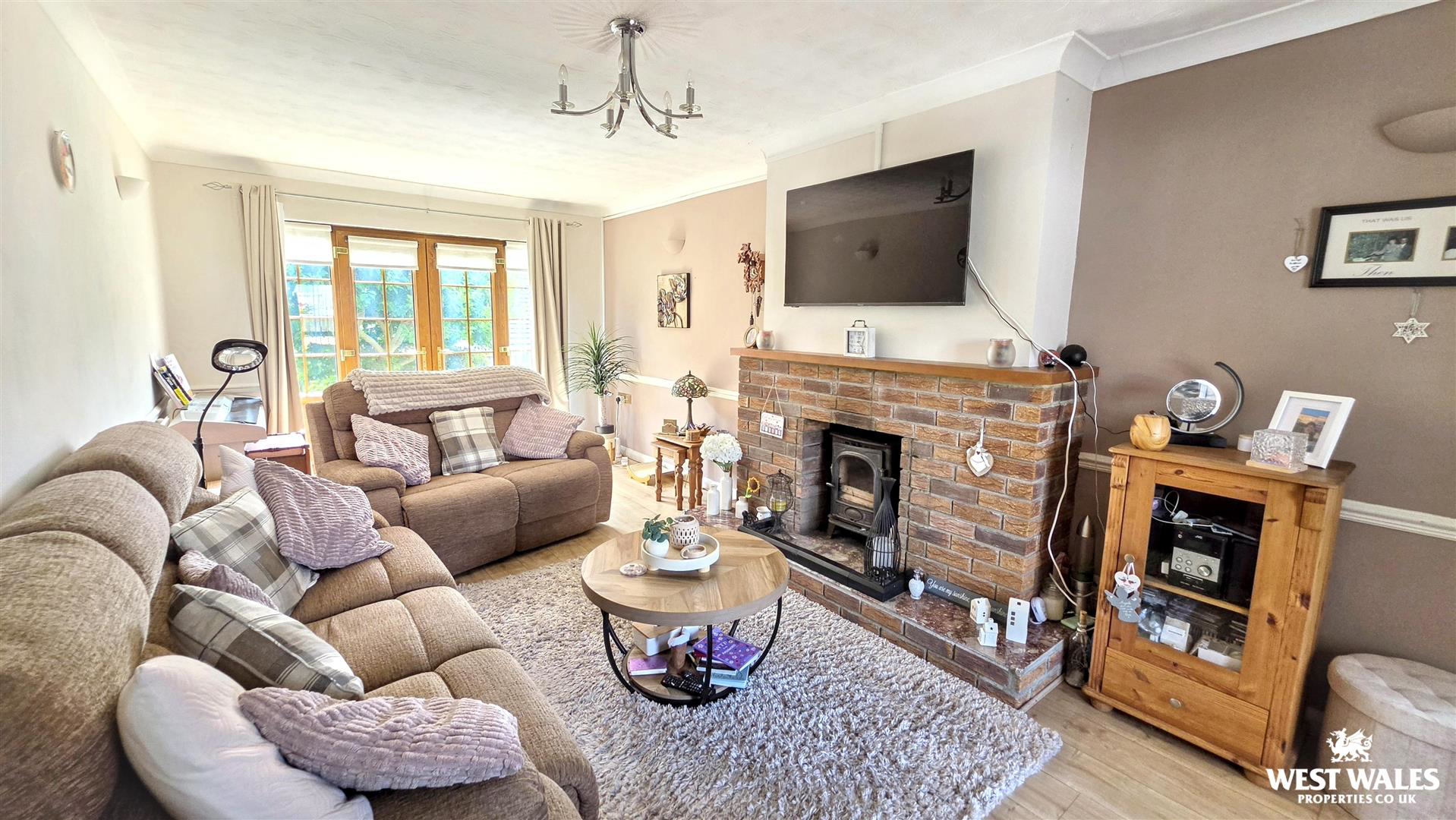 Woodlands Crescent, Milford Haven, photo 2
