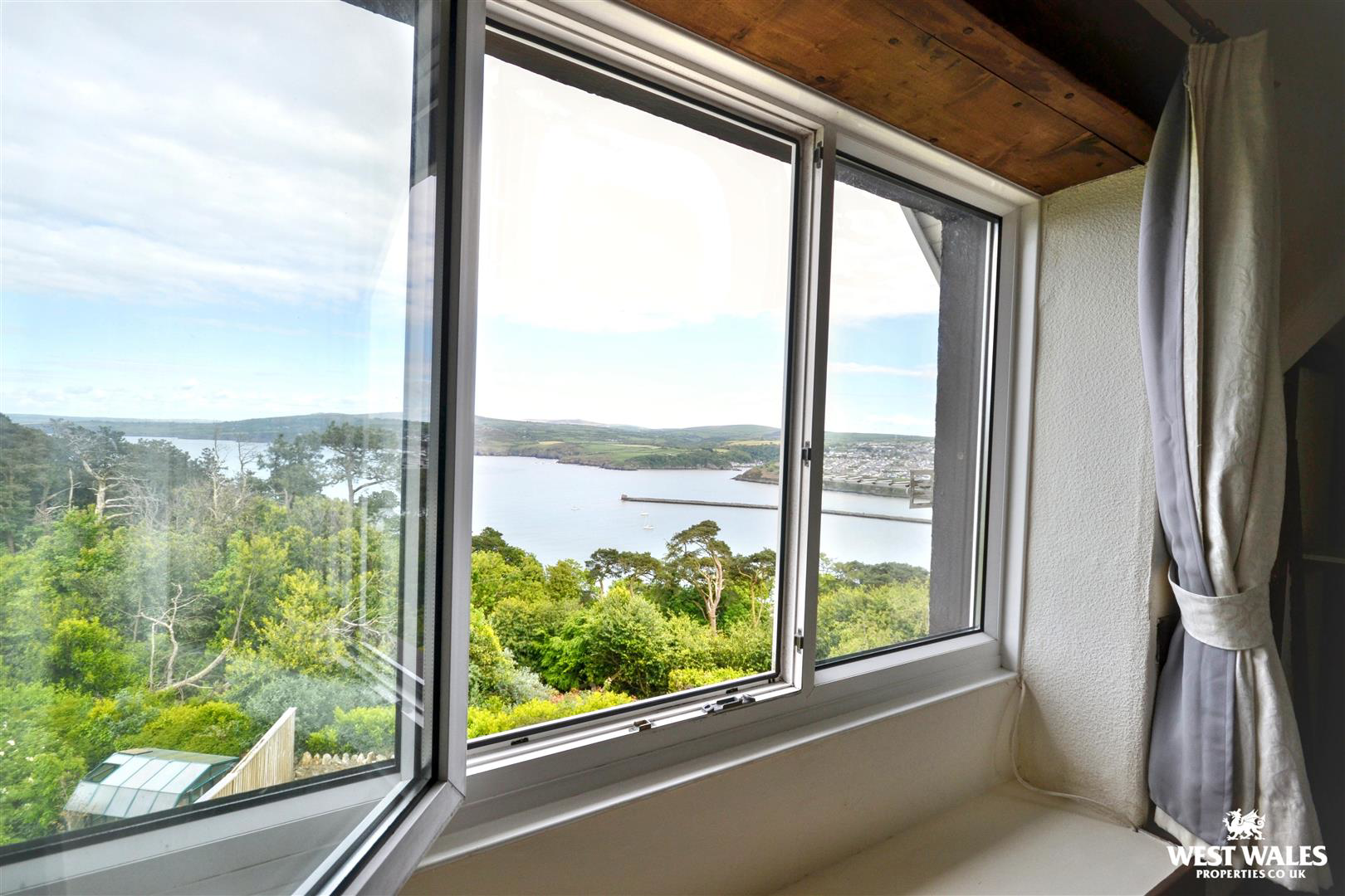 New Hill Villas, Goodwick, photo 22