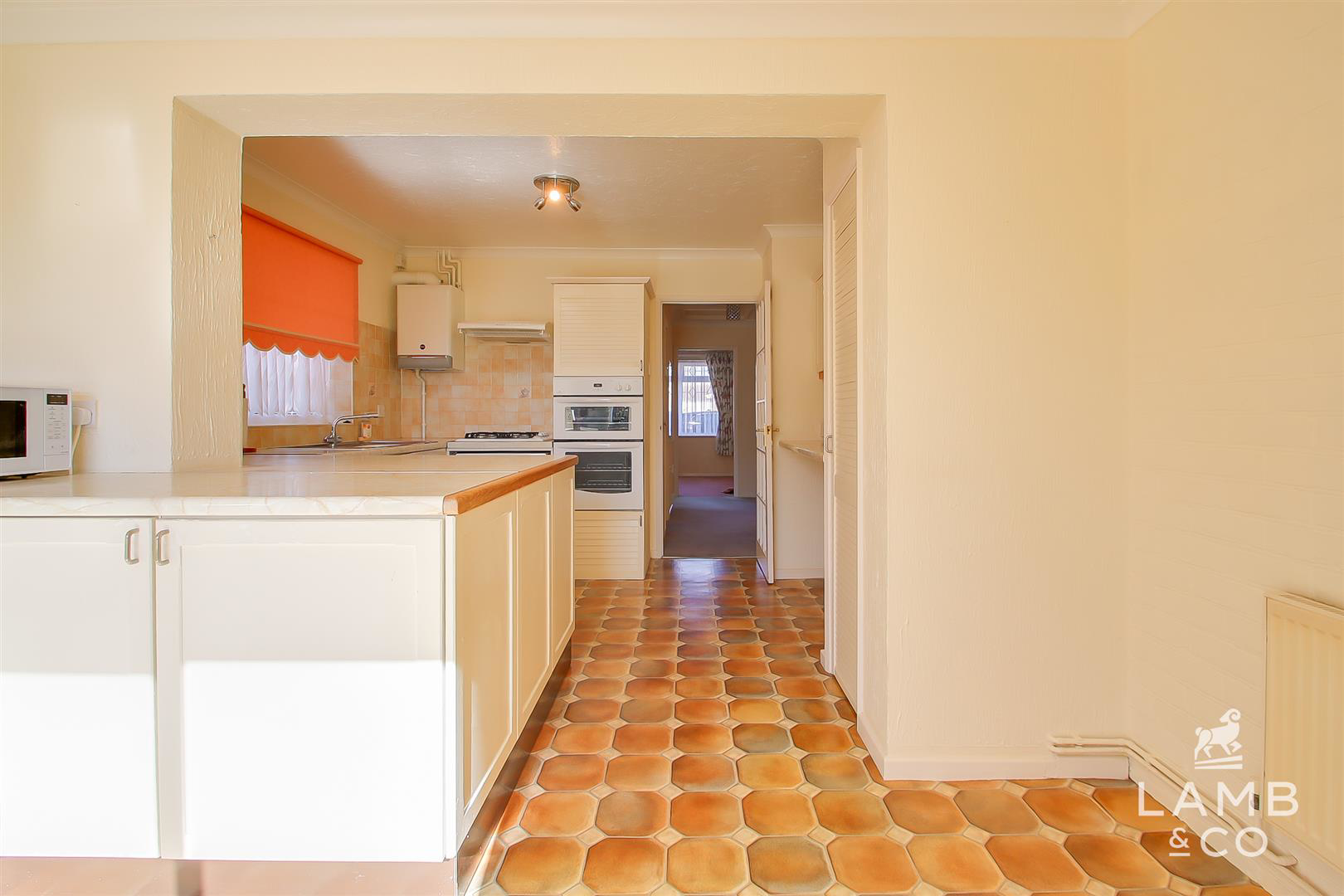 KITCHEN/BREAKFAST ROOM