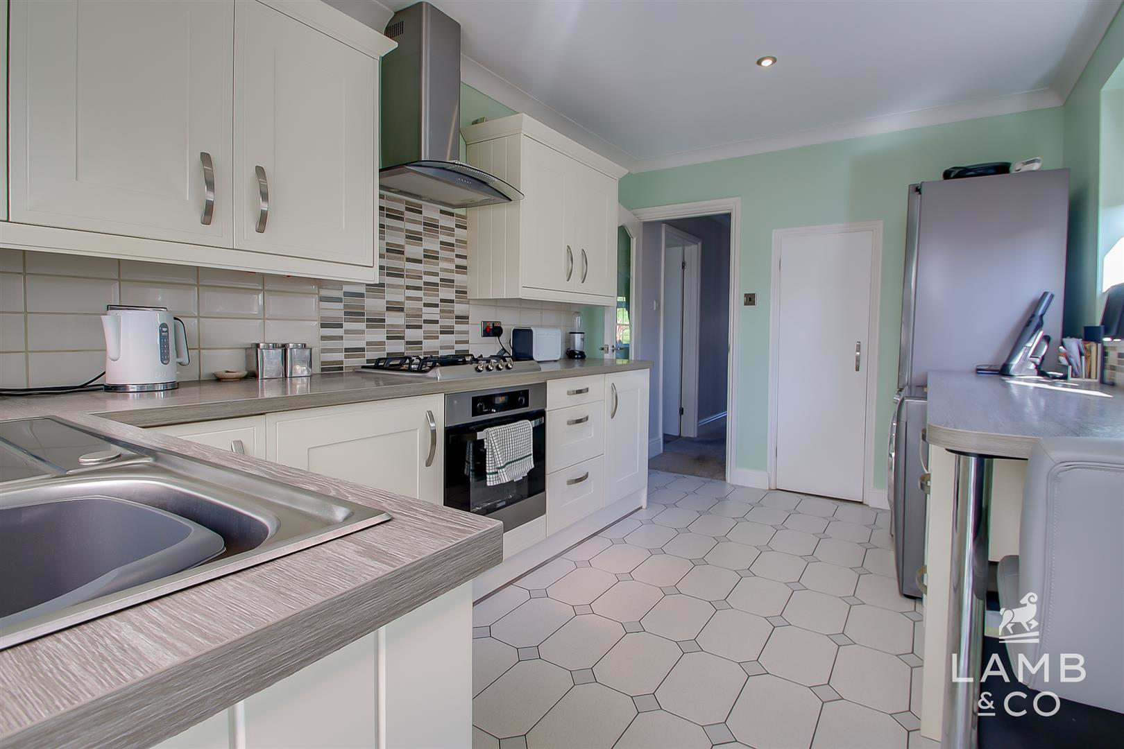 Park Way, Clacton-On-Sea, photo 3
