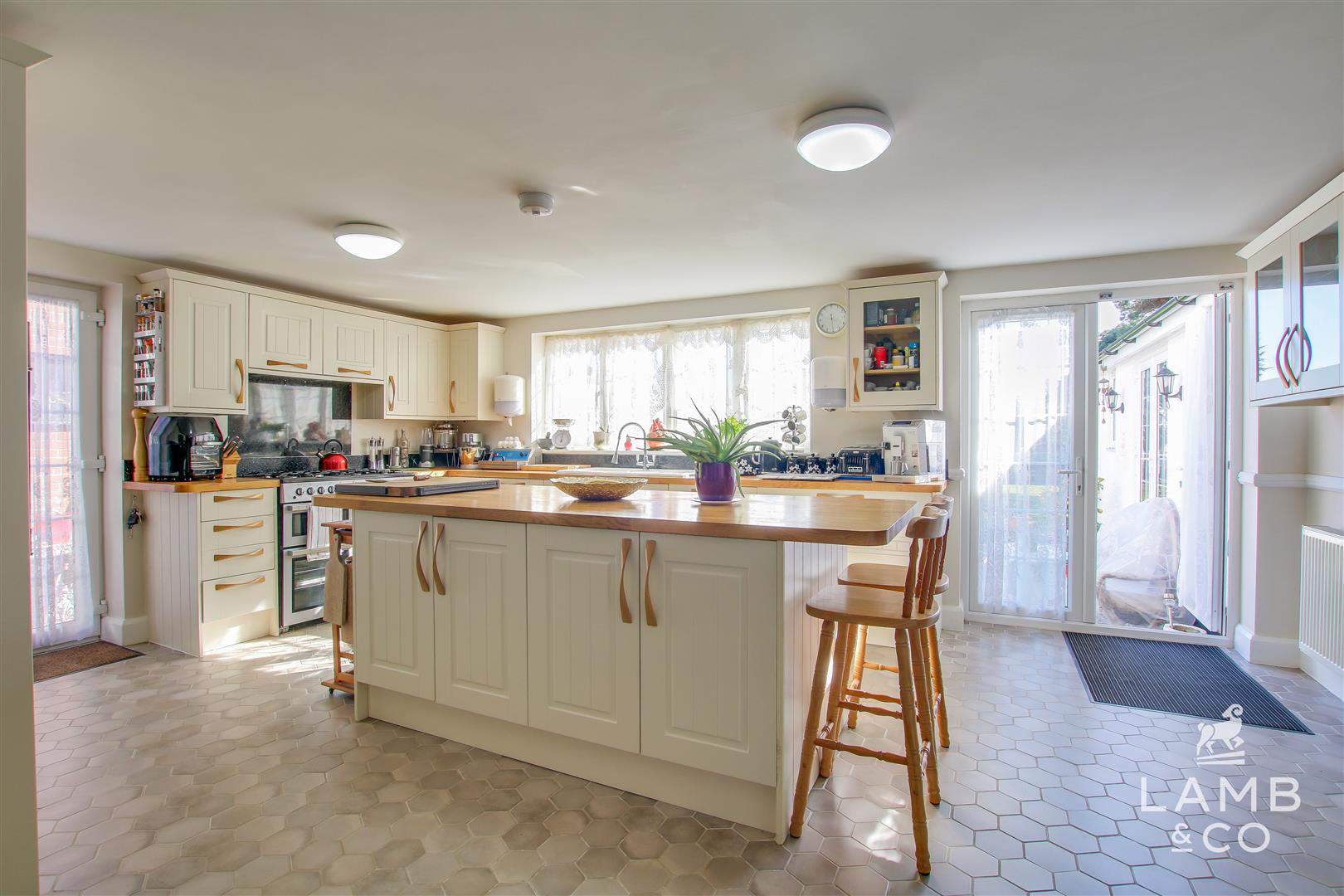Kings Road, Clacton-on-Sea, photo 3