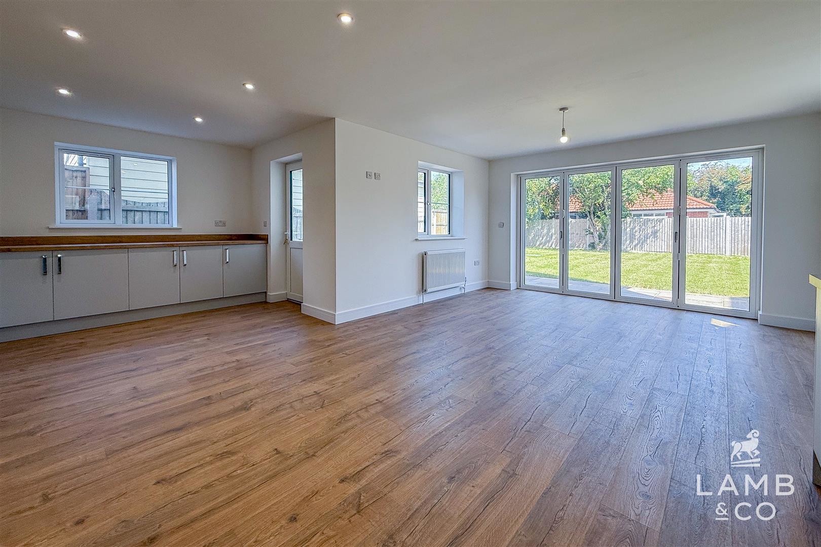 Mae Tree, Colchester Road, Thorpe-Le-Soken, photo 8