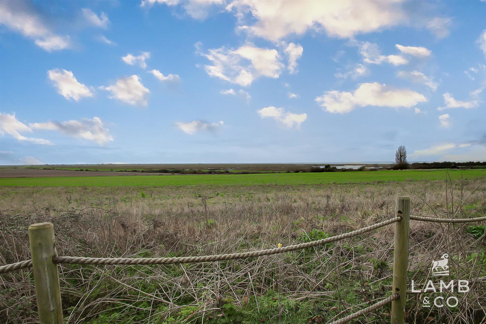 Dumont Avenue, Point Clear, St. Osyth, photo 3