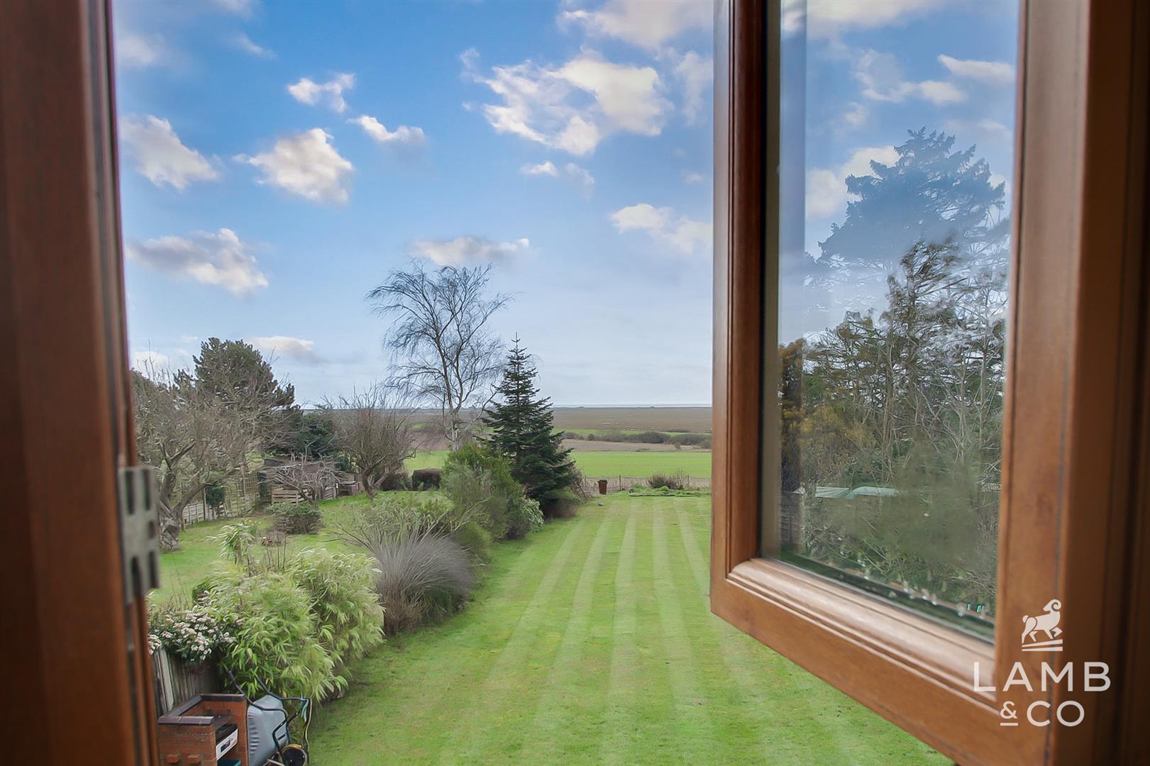 Dumont Avenue, Point Clear, St. Osyth, photo 8