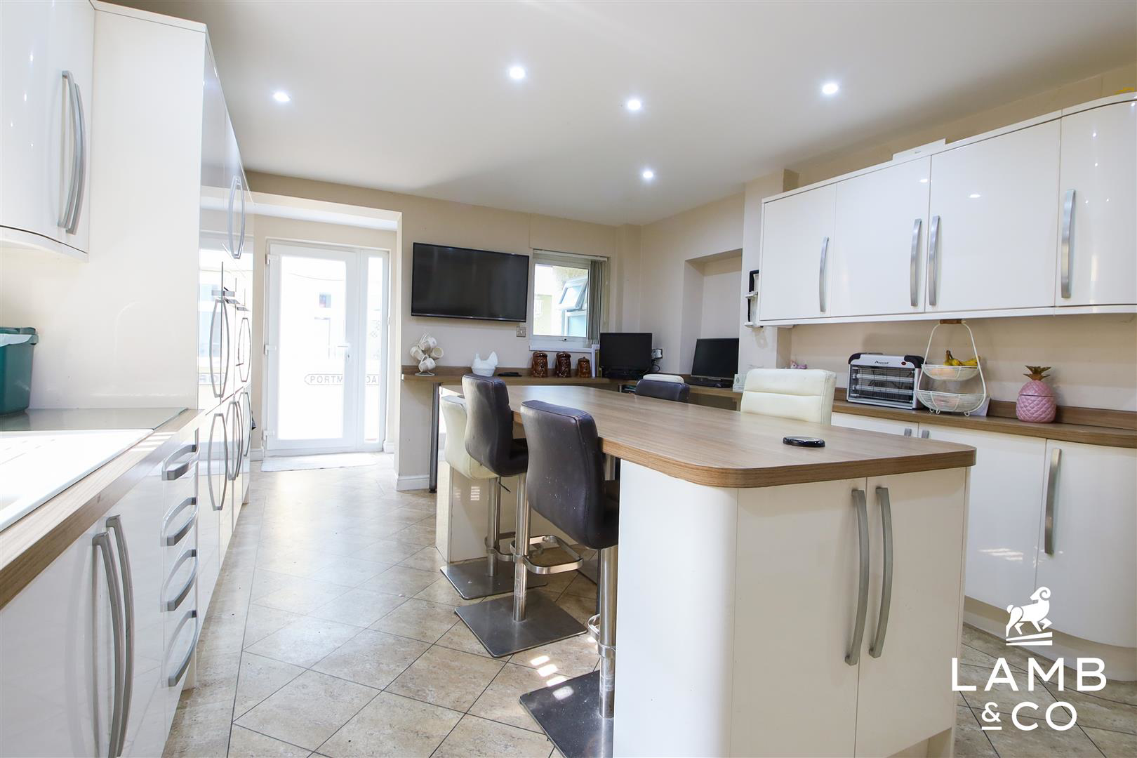 Albany Gardens West, Clacton-On-Sea, photo 8