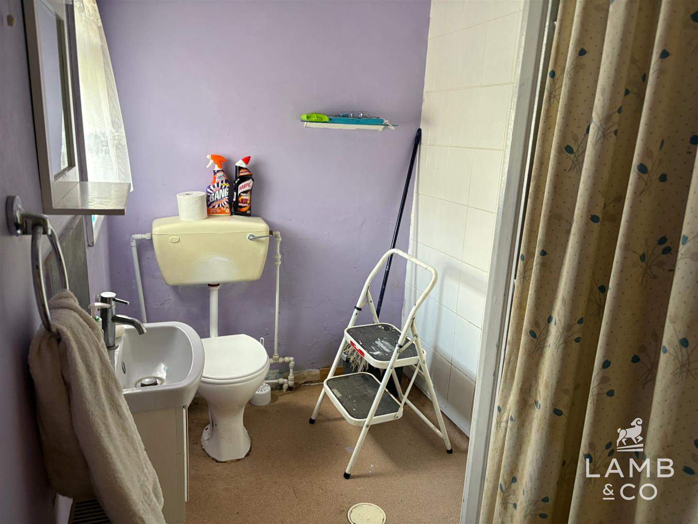 SHOWER ROOM