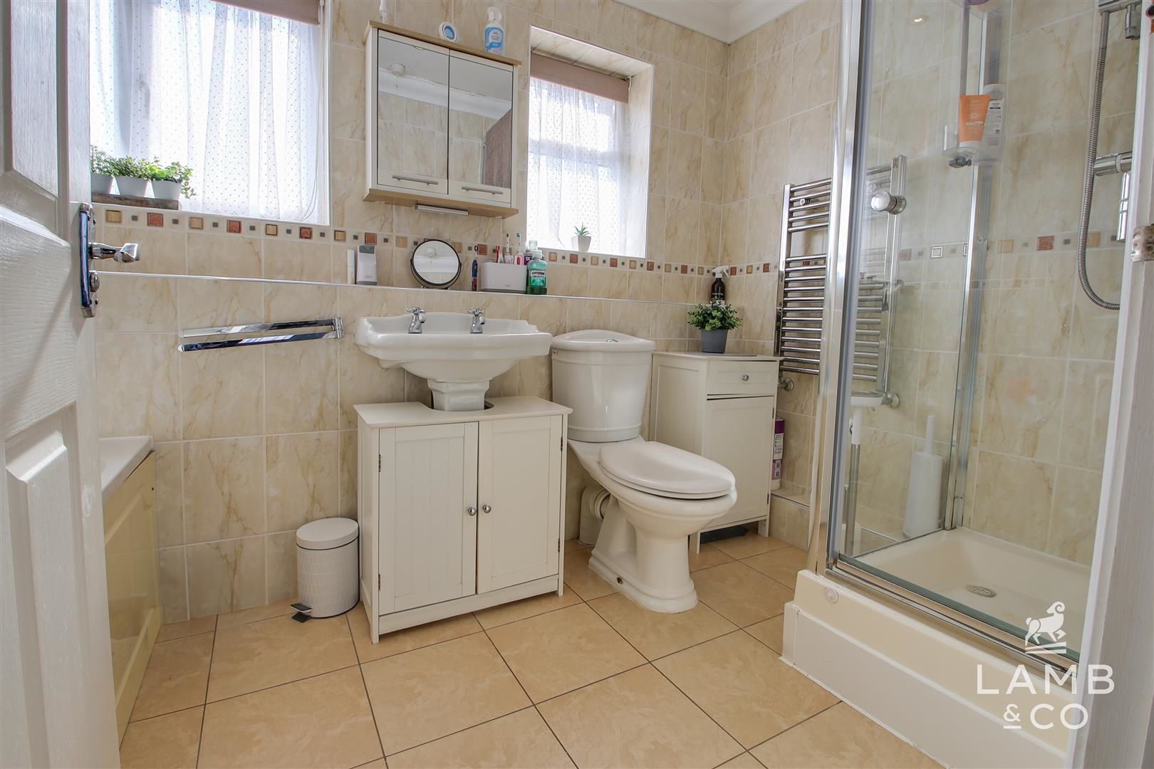 Photo 12