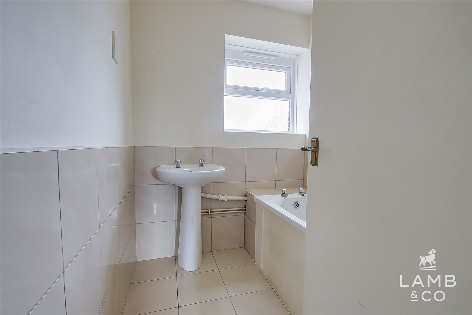 Nayland Drive, Clacton-On-Sea, photo 6