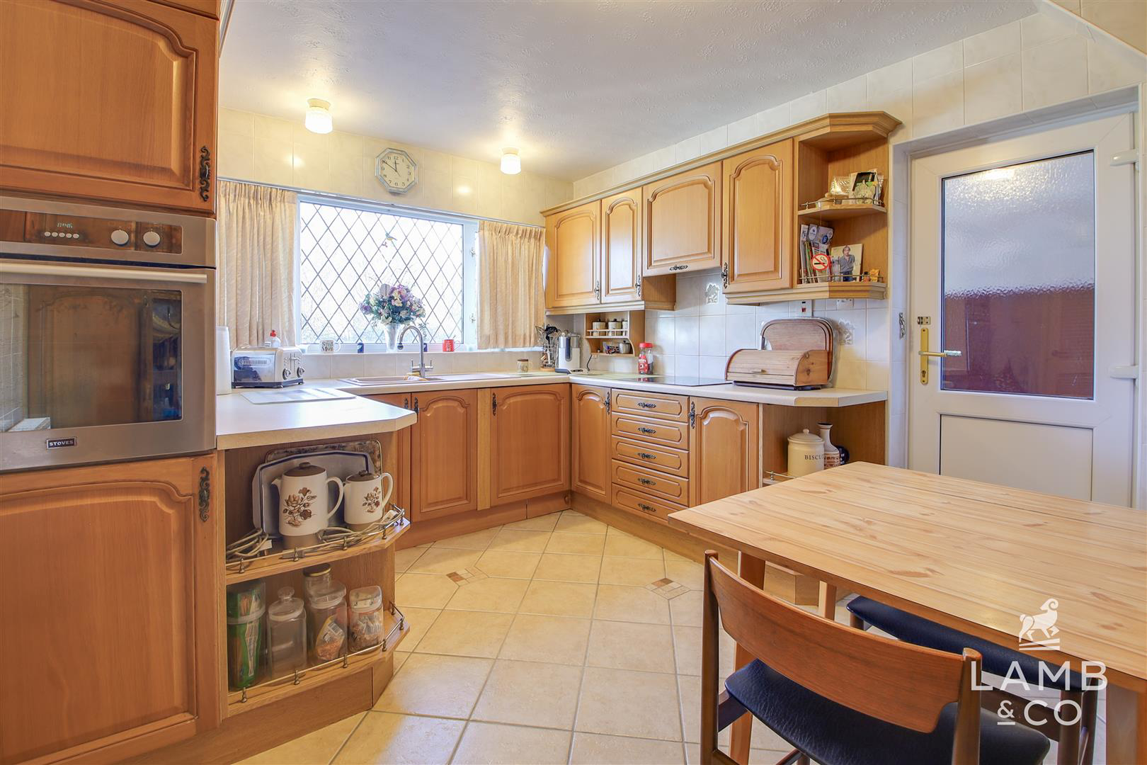 Jaywick Lane, Clacton-On-Sea, photo 3