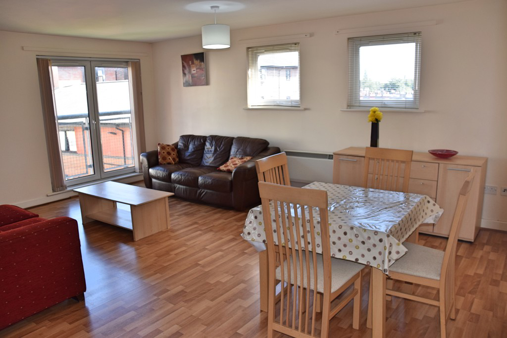 London Road, Newcastle-under-Lyme, photo 2