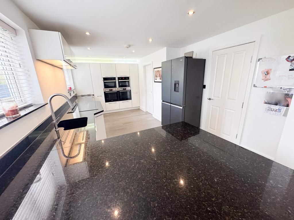 Blacklake Drive, Meir Heath, Stoke-on-Trent, photo 2