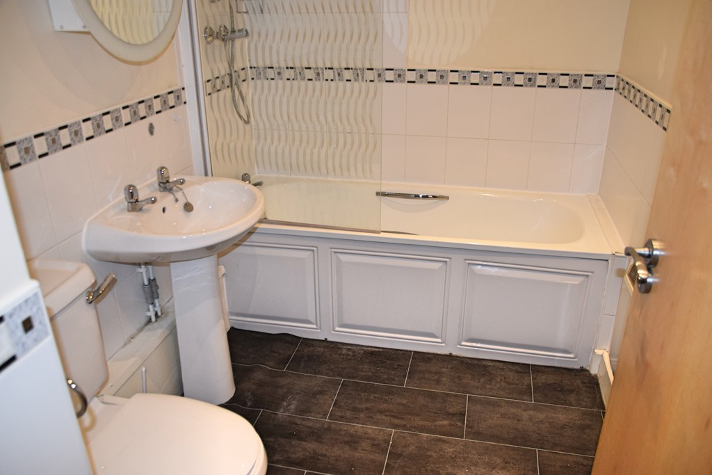 London Road, Newcastle-under-Lyme, photo 6