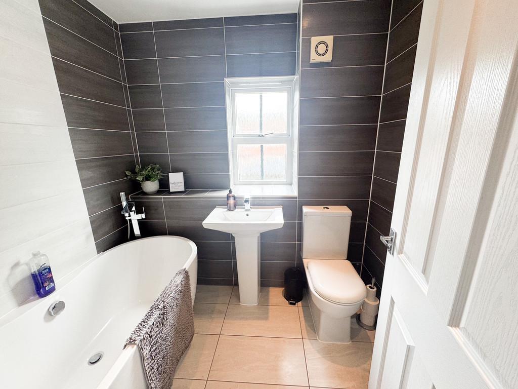Ovaldene Way, Trentham, Stoke-on-Trent, photo 20