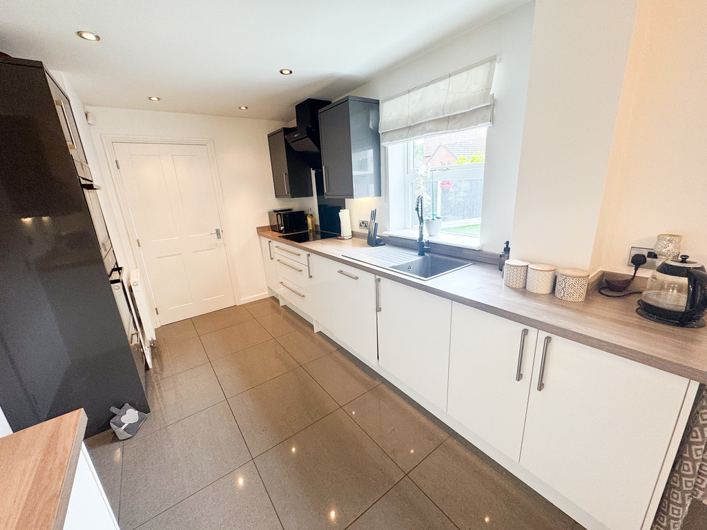 Ovaldene Way, Trentham, Stoke-on-Trent, photo 6
