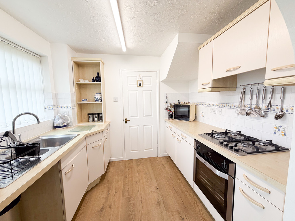 Perton Wood View, Blurton, Stoke-on-Trent, photo 4