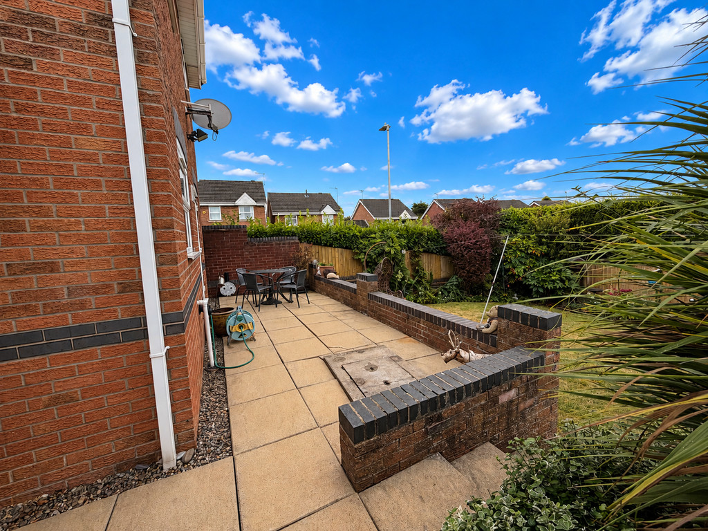Perton Wood View, Blurton, Stoke-on-Trent, photo 22