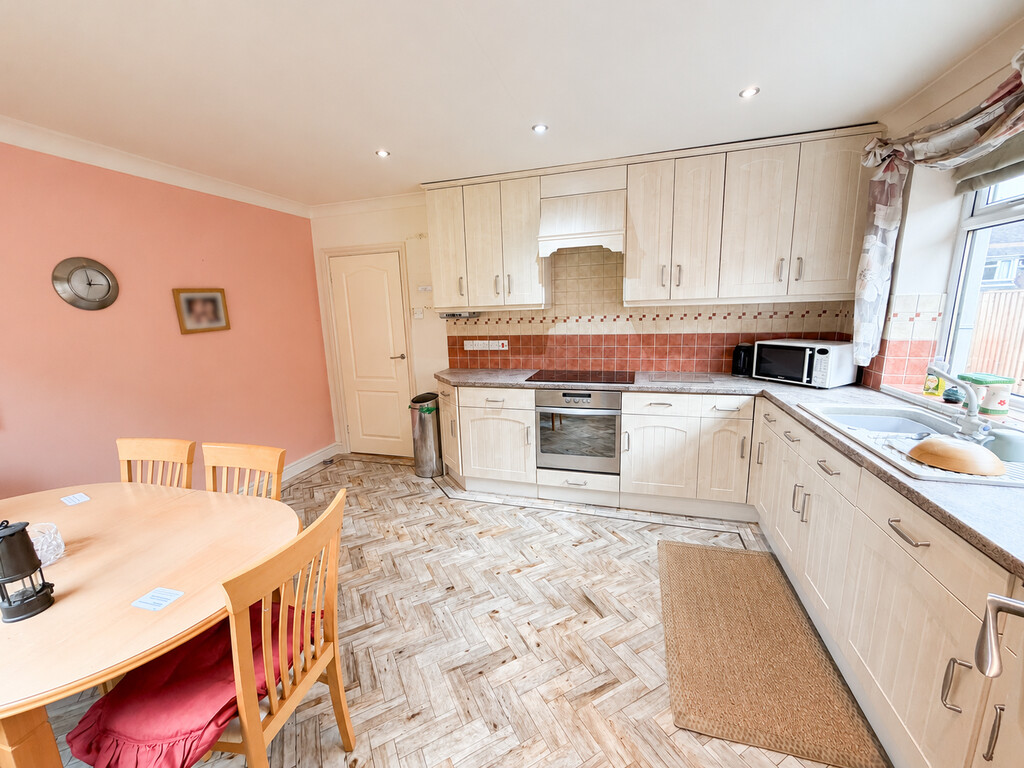 Clough Hall Road, Kidsgrove, Stoke-on-Trent, photo 4