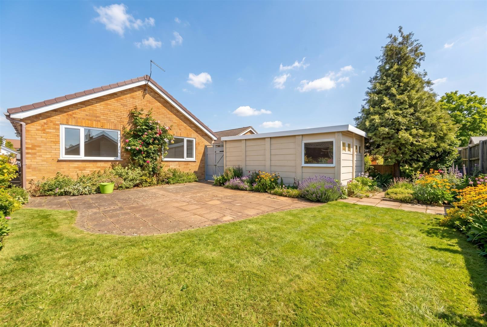 Pottergate Close, Waddington, Lincoln
