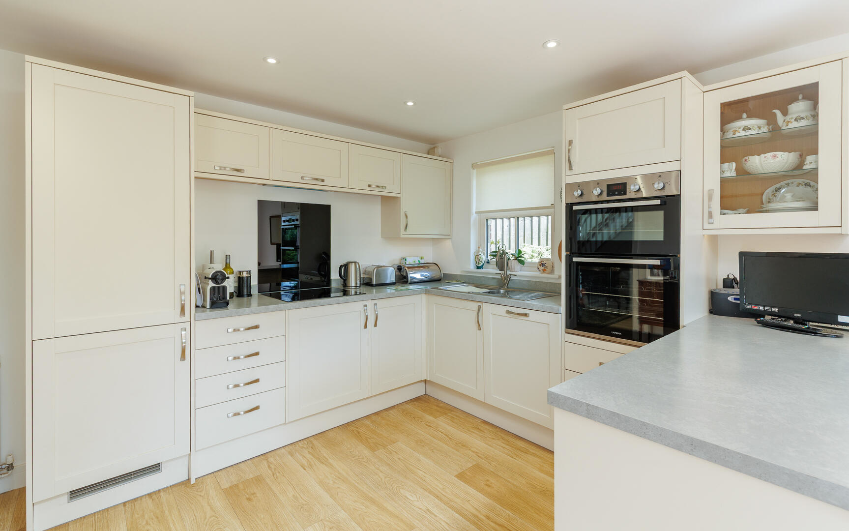 St Peters Court, Havenstreet, photo 6