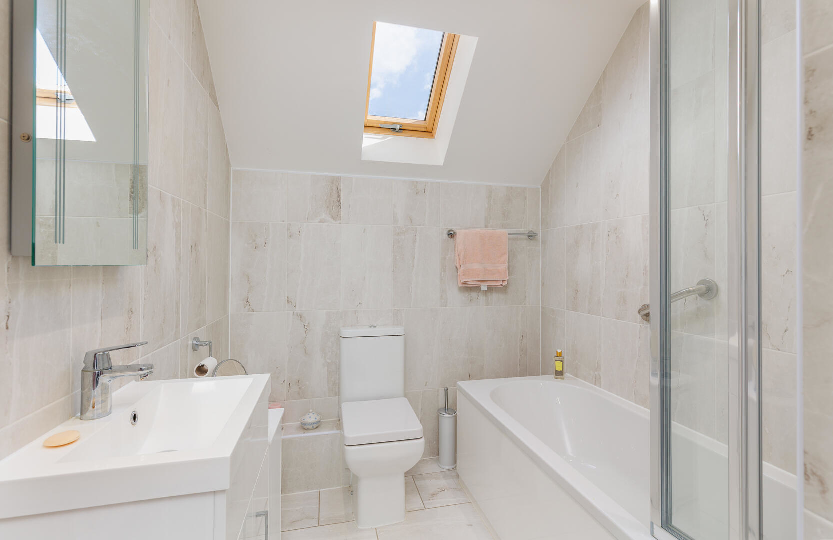 St Peters Court, Havenstreet, photo 12