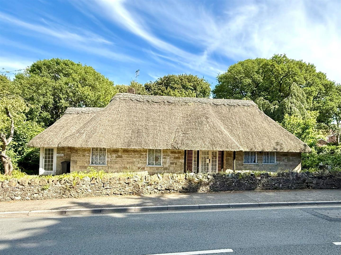 8 Church Road, photo 2