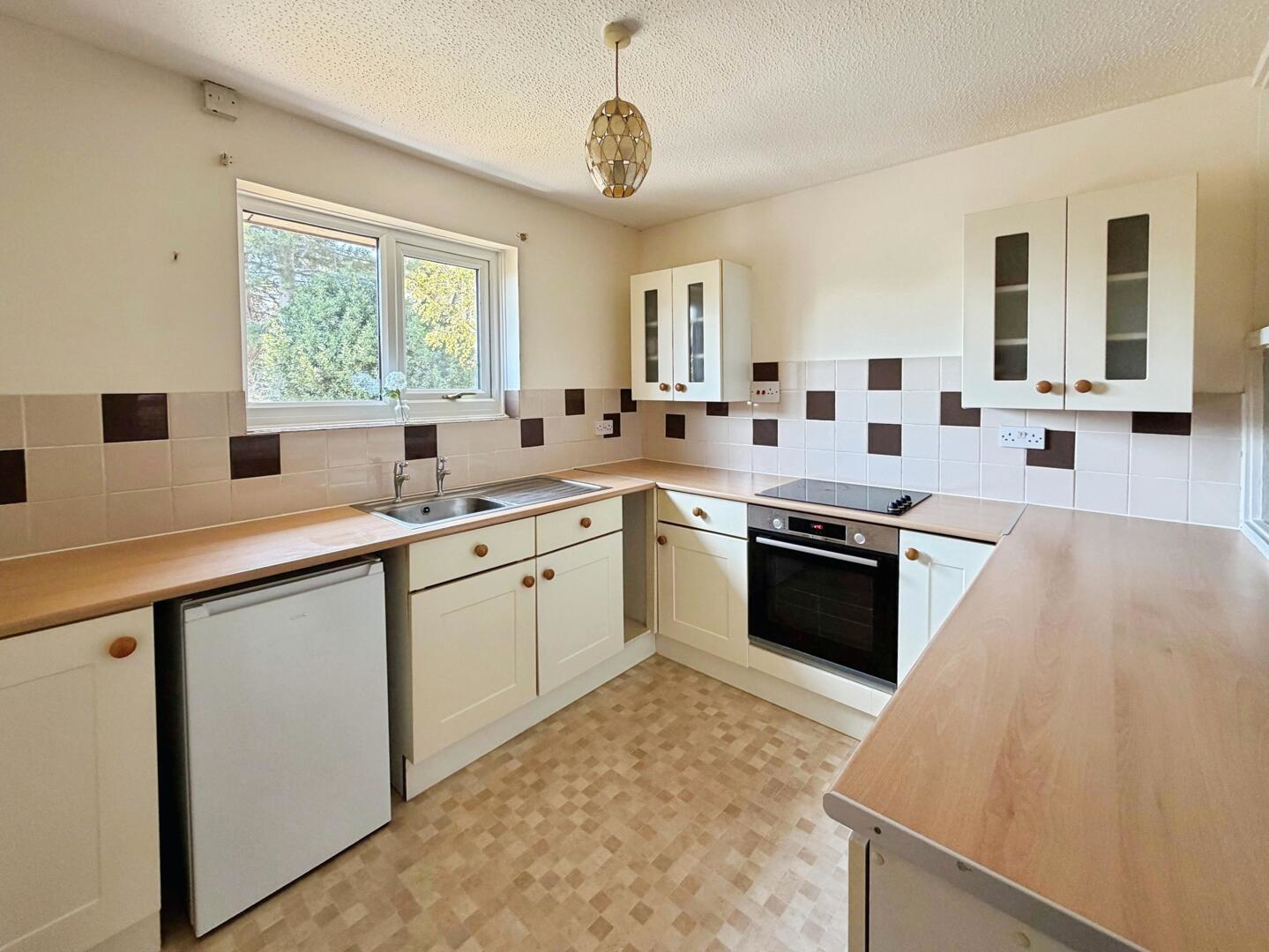 High Street, Bembridge, photo 6