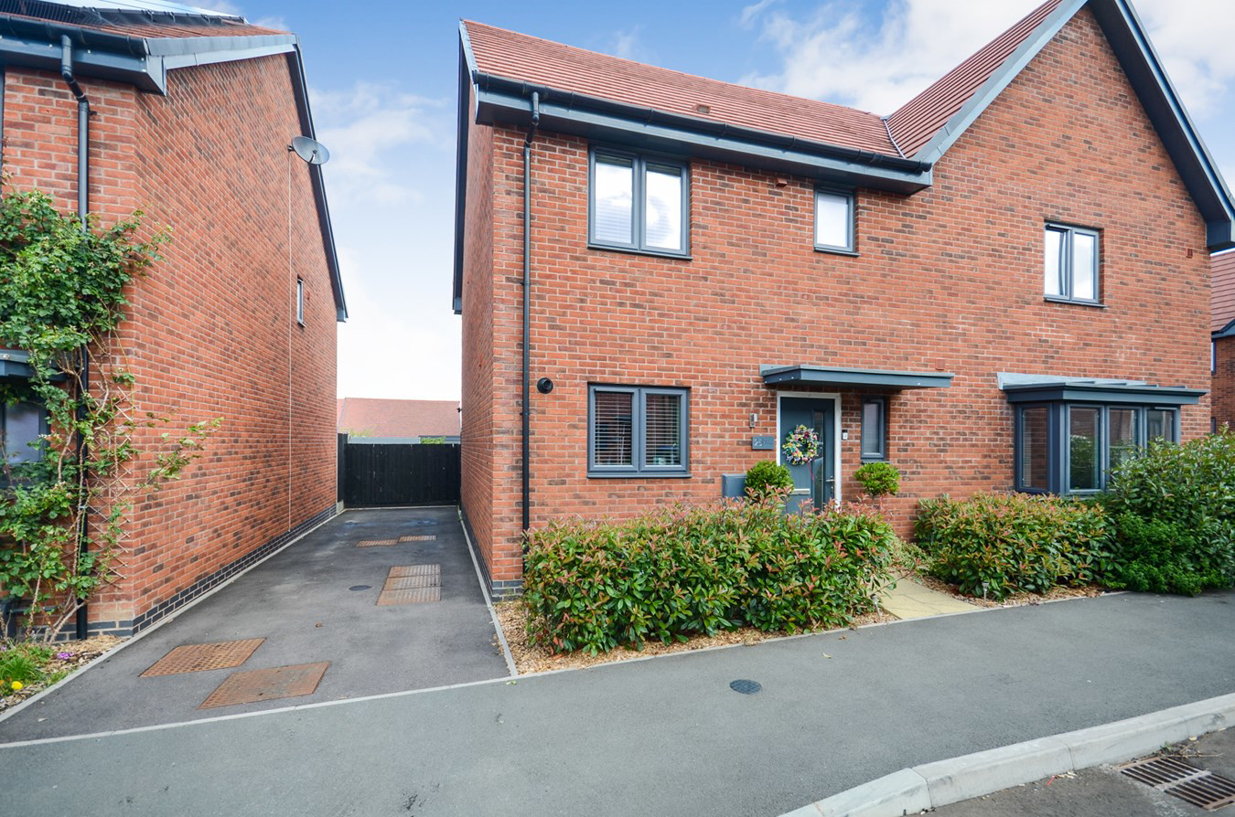 Gill Crescent, Houlton, Rugby, CV23