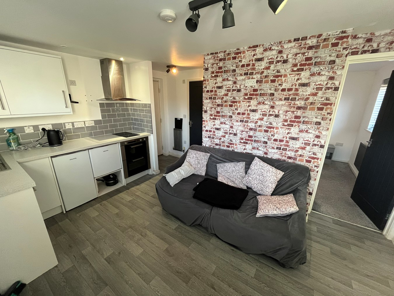 Follager Road, Willans Green, Rugby, CV21, photo 2