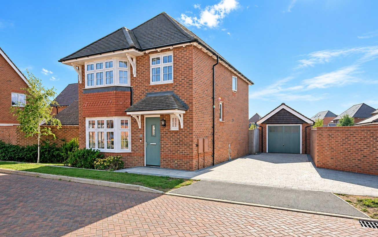 Clifton View Close, Houlton, Rugby, CV23