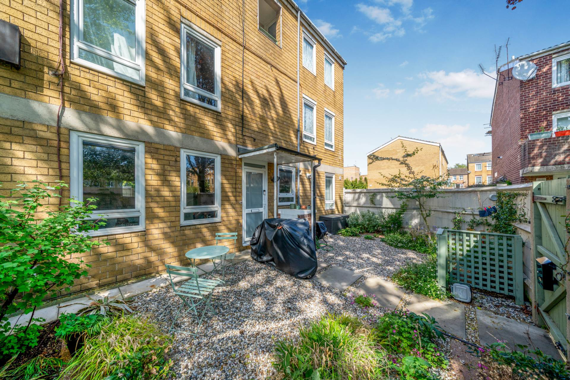 Houghton Close, London, photo 4