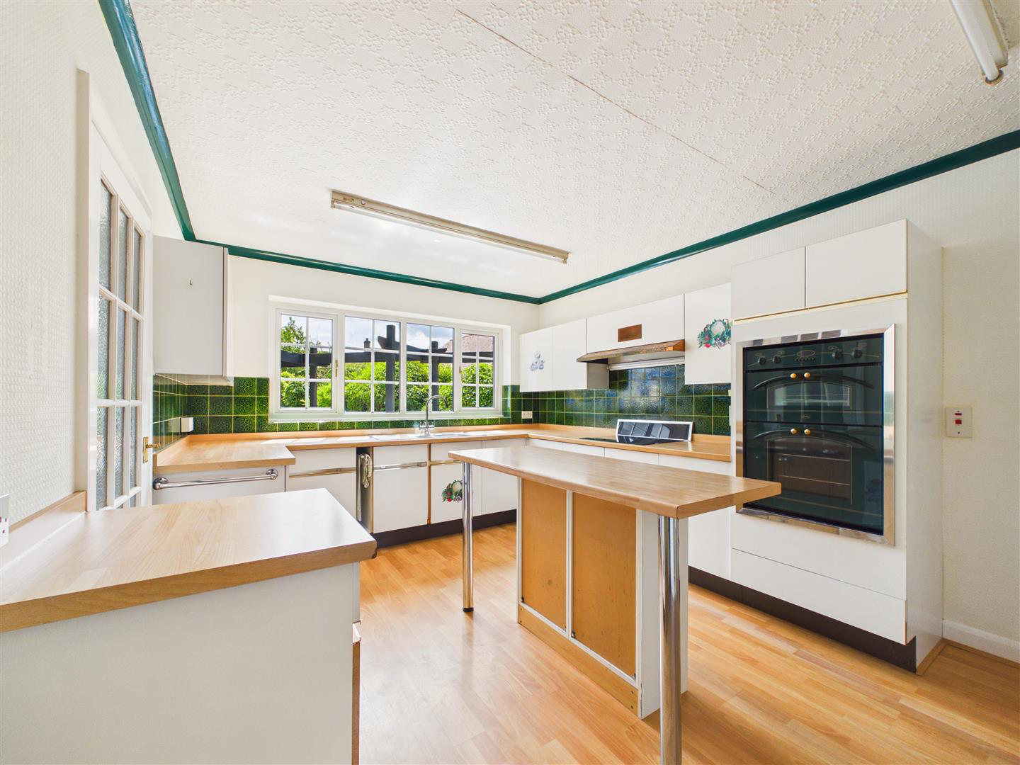 West End, Swanland, photo 4