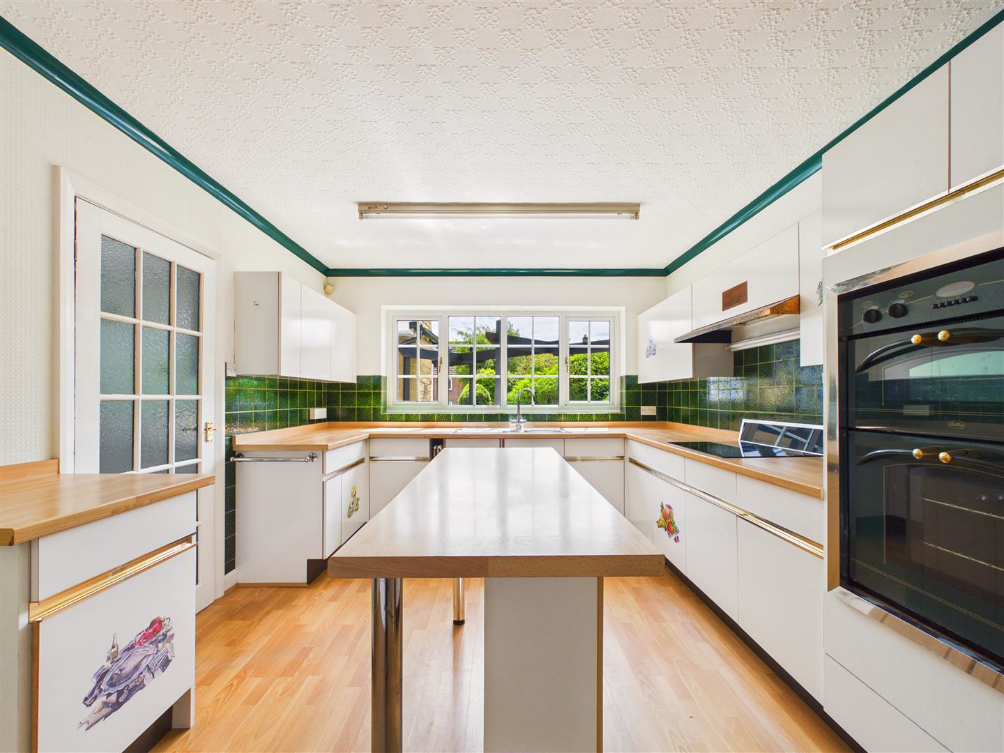 West End, Swanland, photo 5