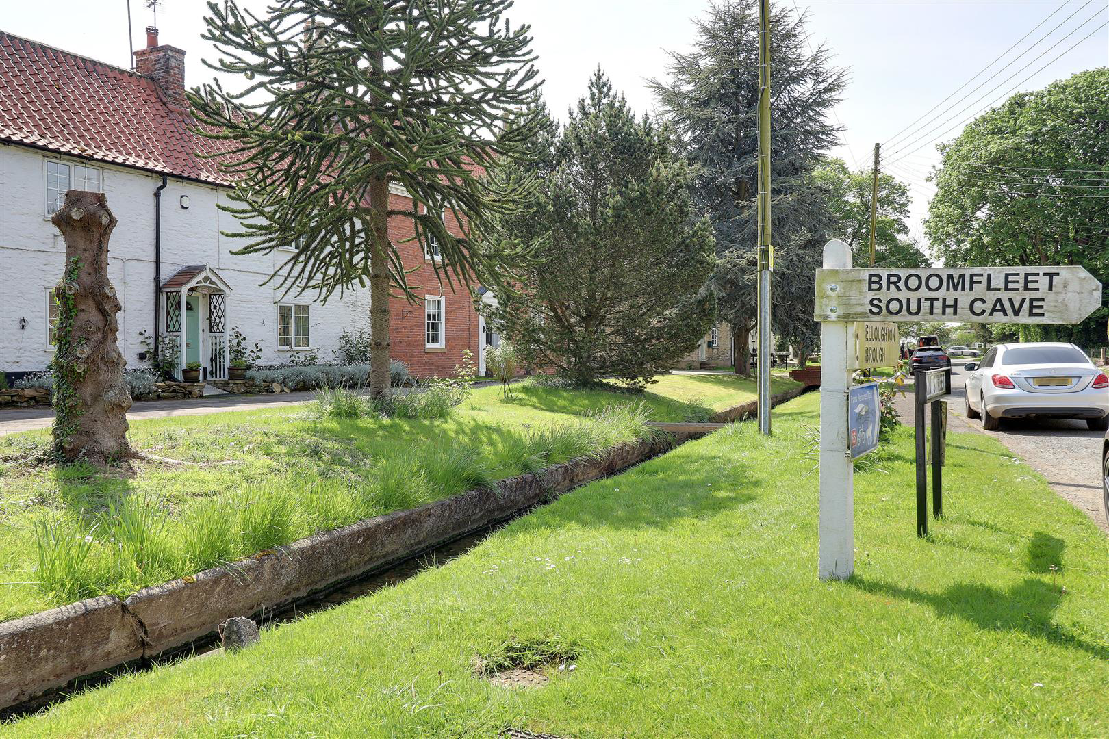 Main Street, Ellerker, photo 28
