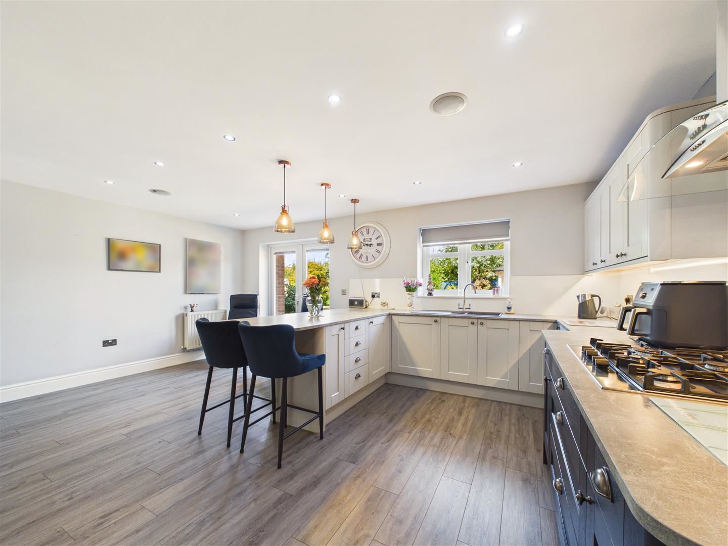 Meadow Court, Newport, photo 8