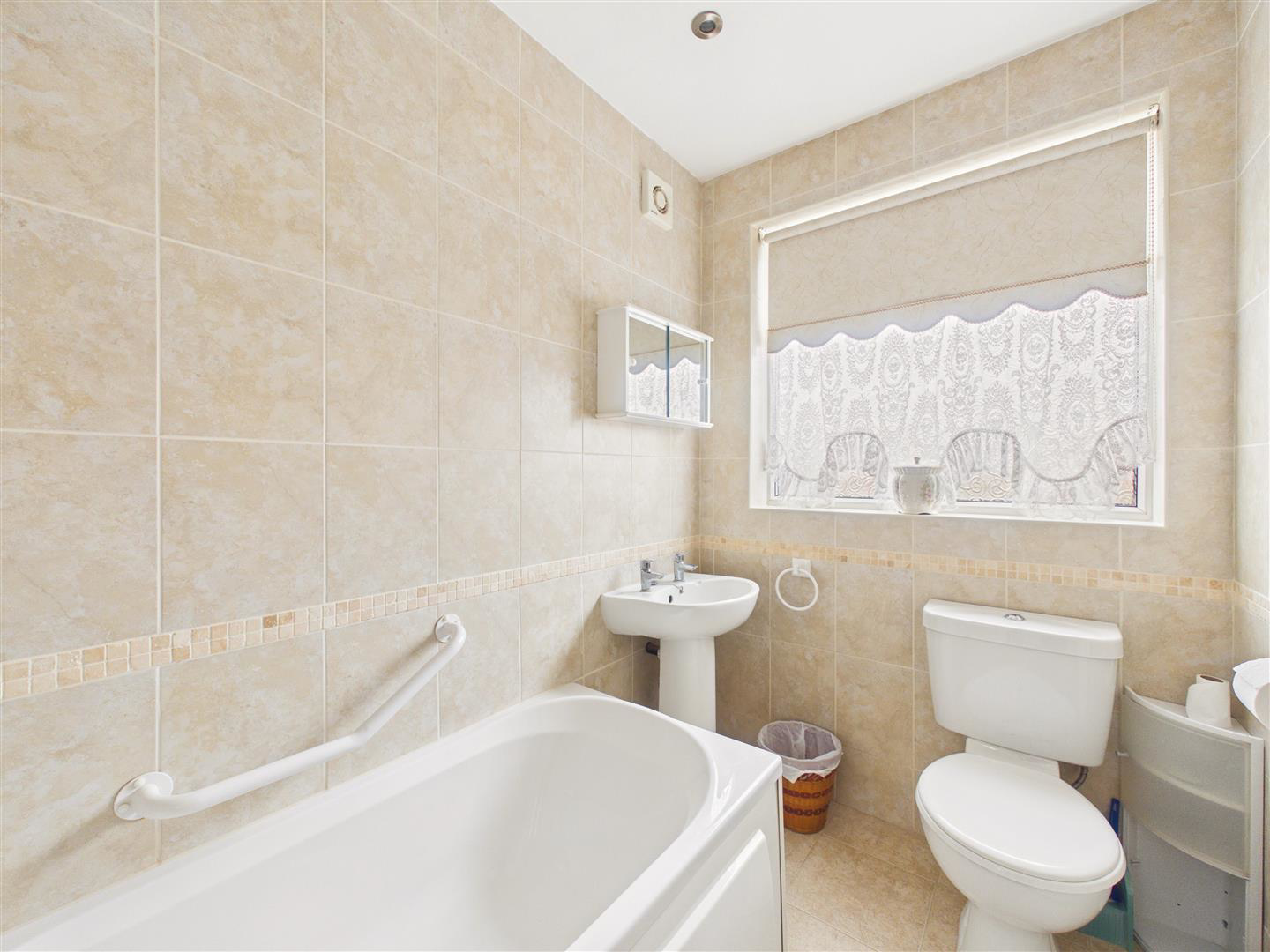 Jill Grove, Hessle, photo 10
