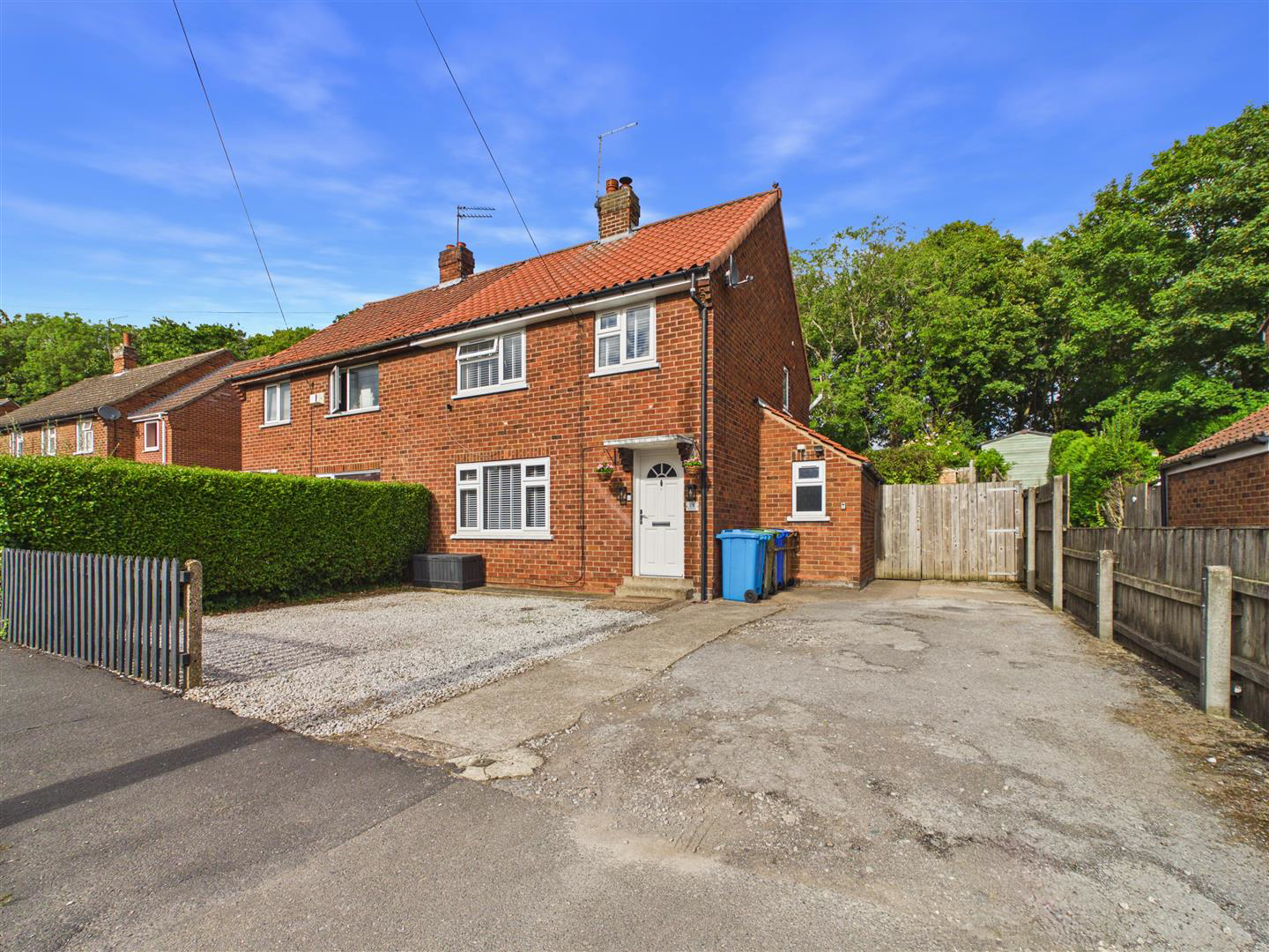Holly Hill, Welton