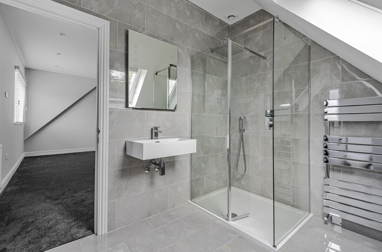 Epsom Road, Surrey, Ashtead, KT21 1JX
