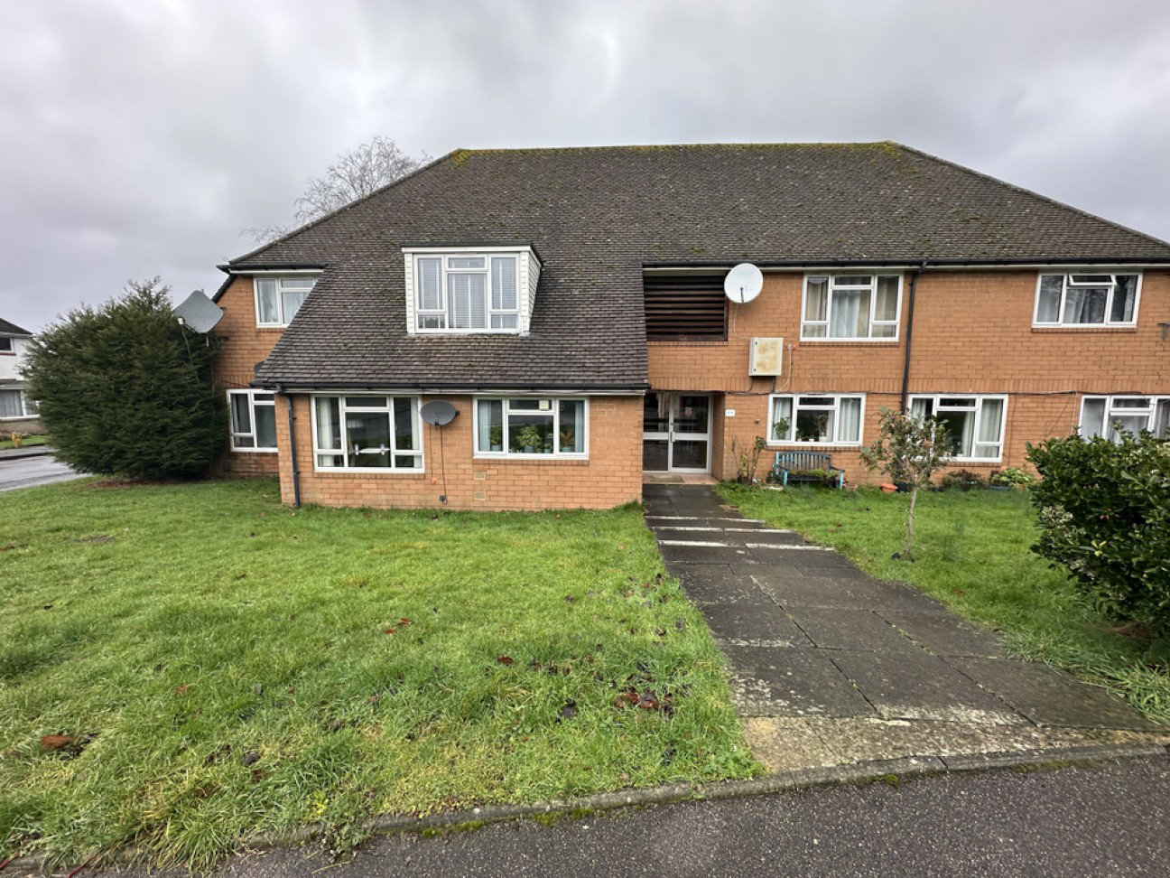 Surrey, Leatherhead, KT22 7EH