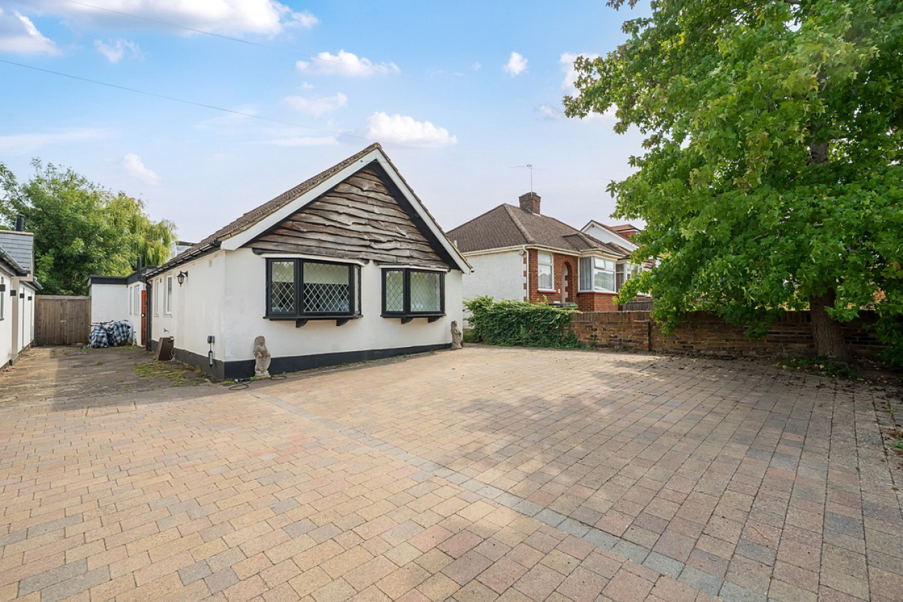 Fetcham, Surrey, Leatherhead, KT22 9TX