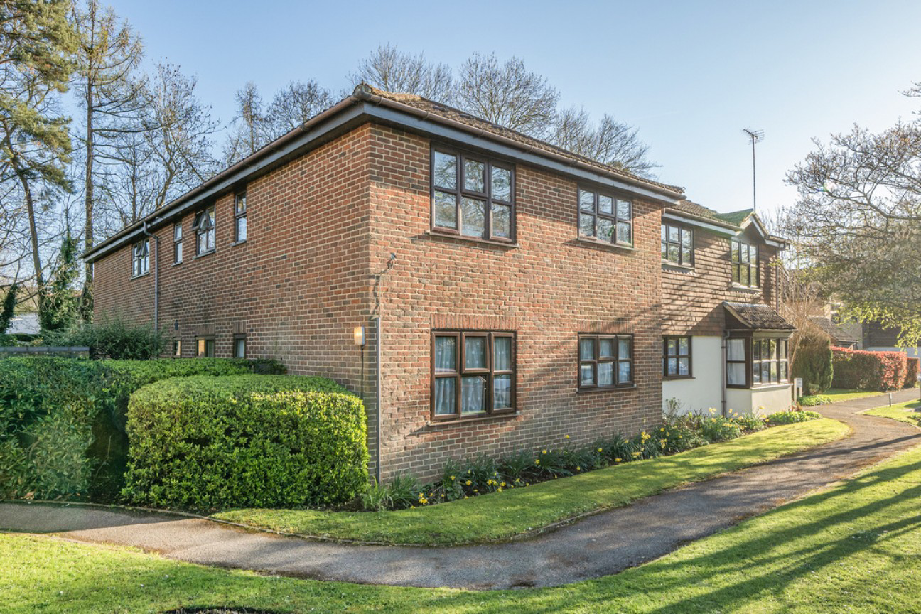 Hamilton Court, Eastwick Park Avenue, Surrey, Bookham, KT23 3LR