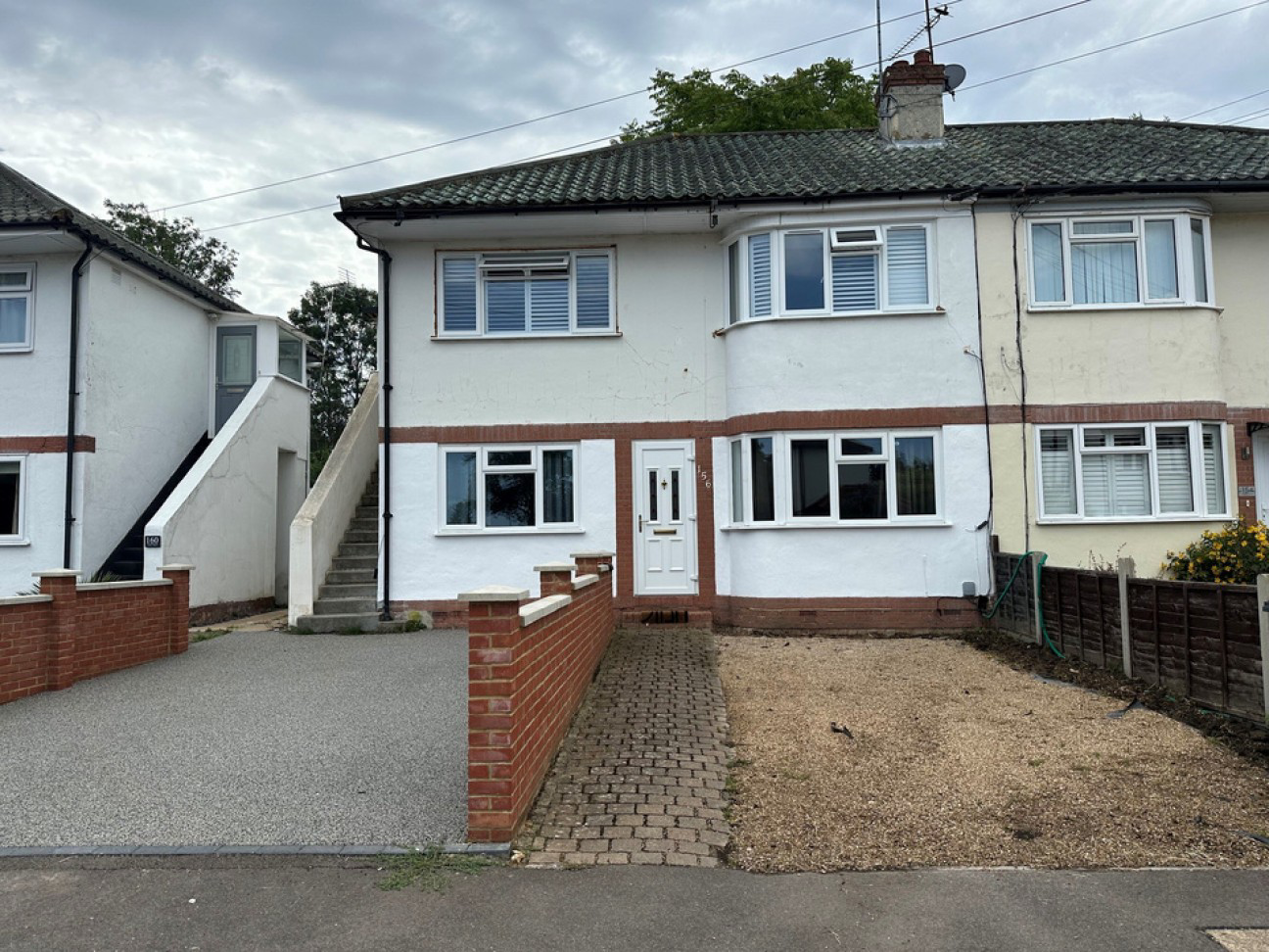 Surrey, Epsom, KT19 9UG