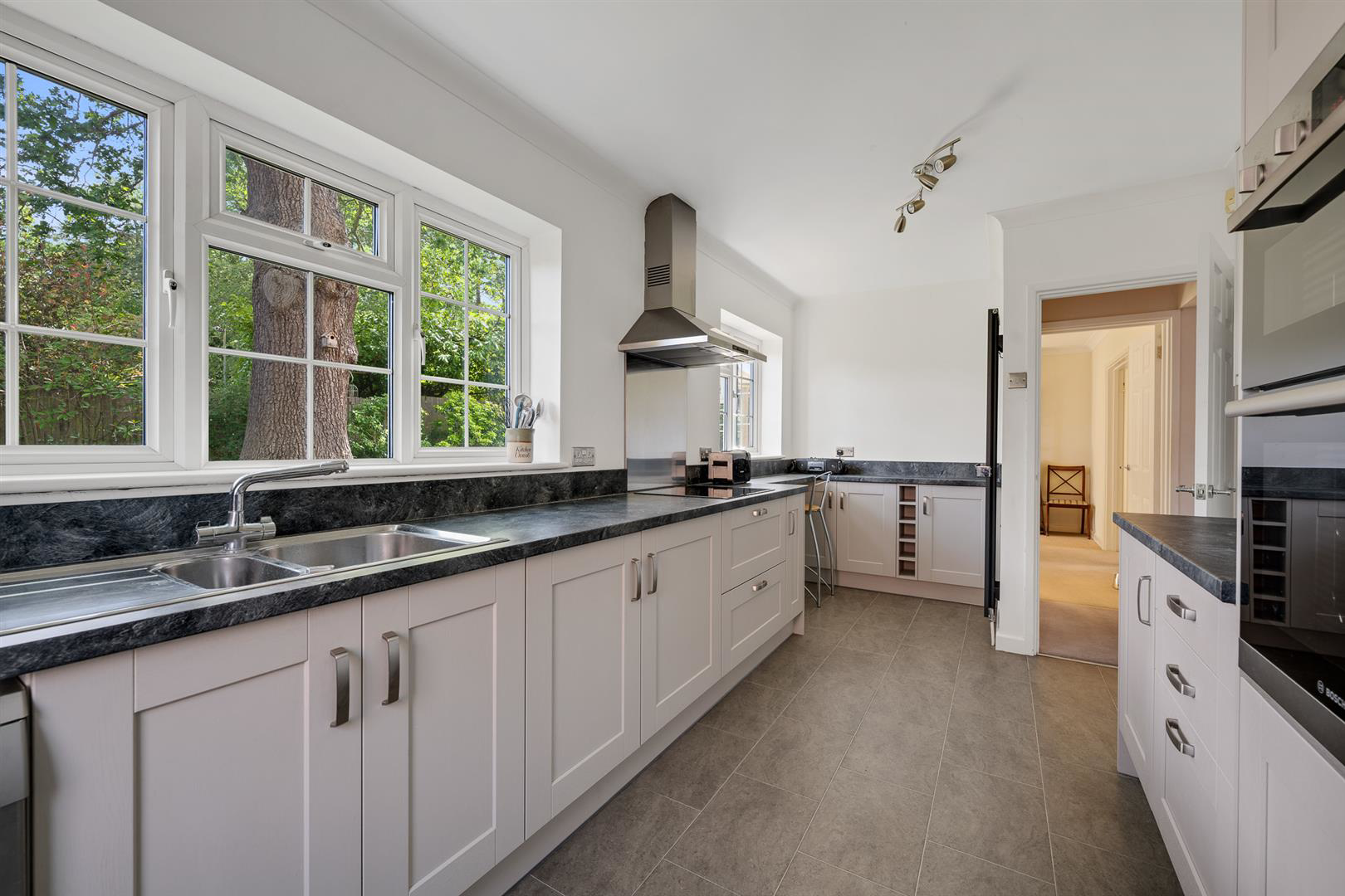 Cairndale Close, Sundride Park, Bromley, BR1, photo 2