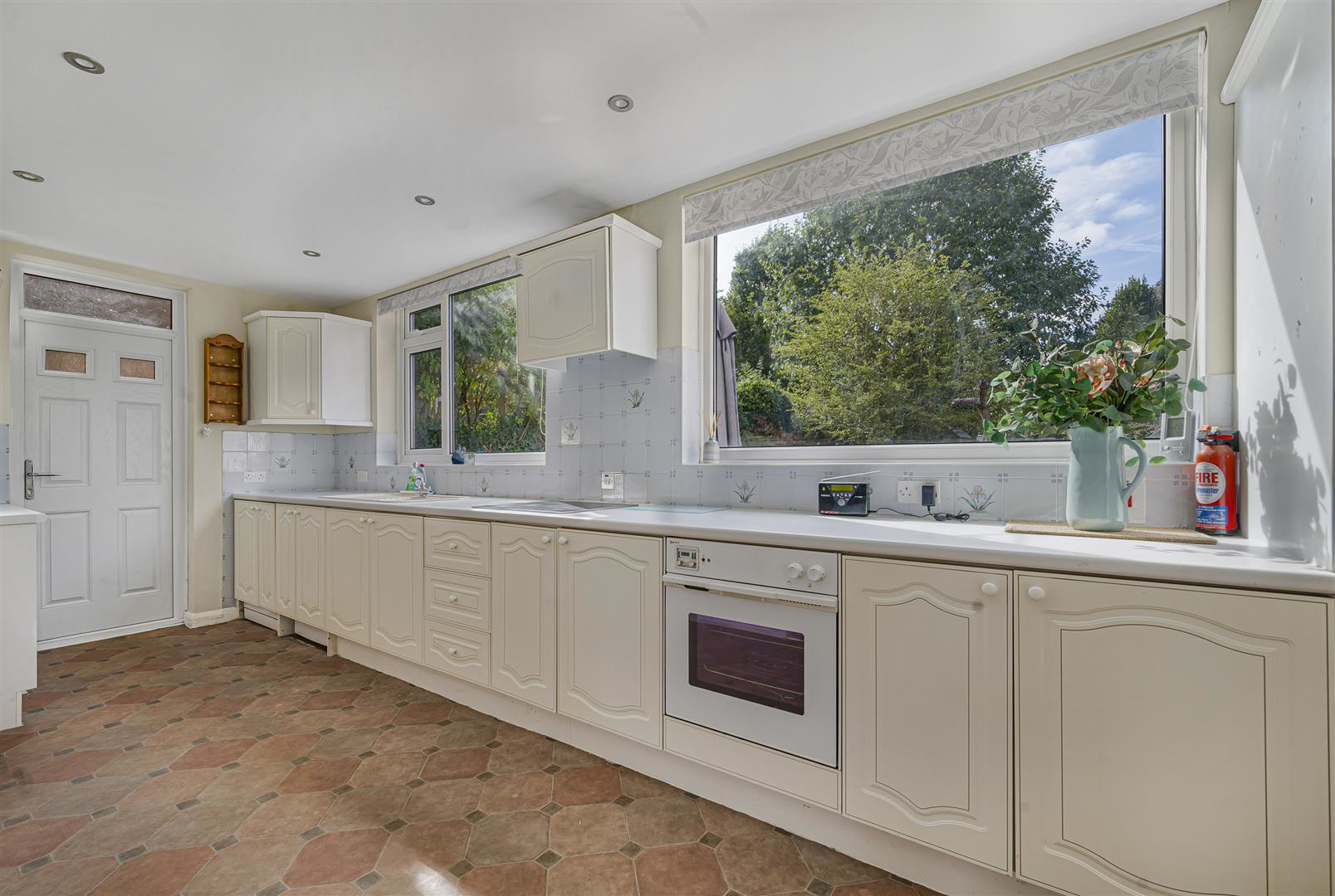 Woodlea Drive, Bromley, photo 6