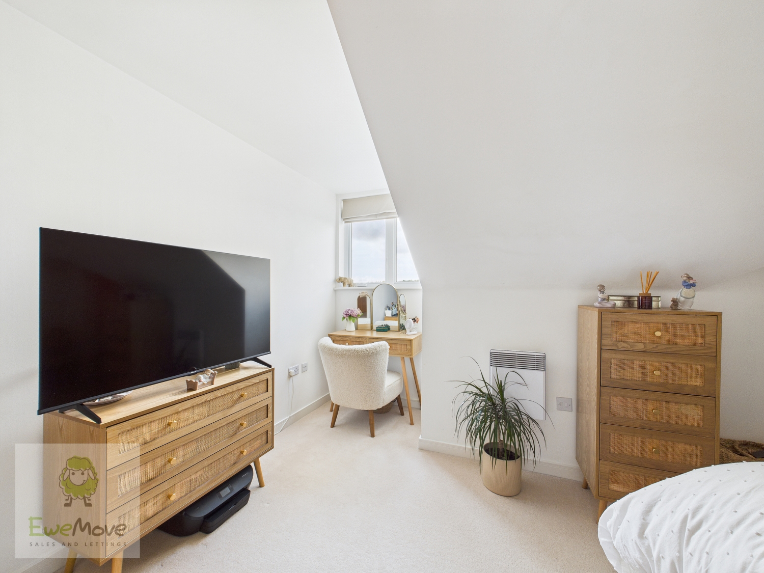 Alisander Close, Holborough Lakes, Snodland, ME6 5SH, photo 8