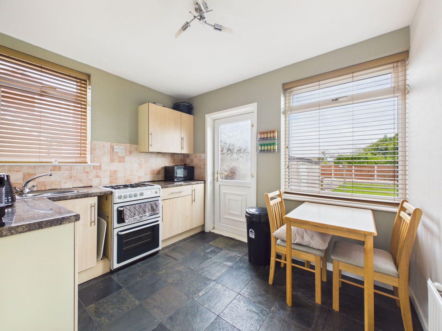 Scott Green Crescent, Gildersome, Leeds, West Yorkshire, LS27, photo 2