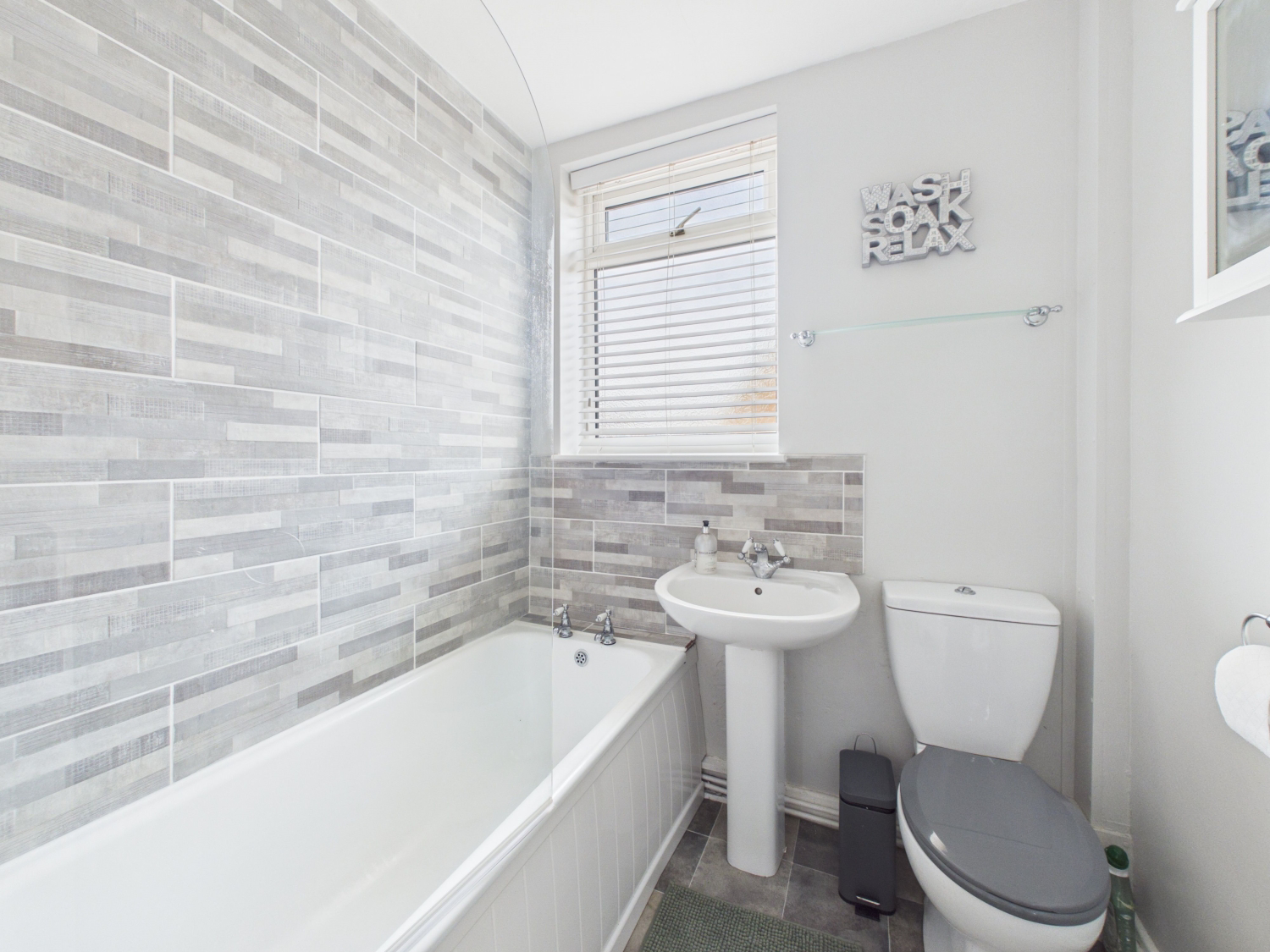 Scott Green Crescent, Gildersome, Leeds, West Yorkshire, LS27, photo 5